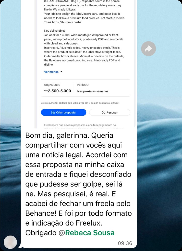 Depoimento de aluno 12: print de conversa com resultado em Upwork ou freelas internacionais.